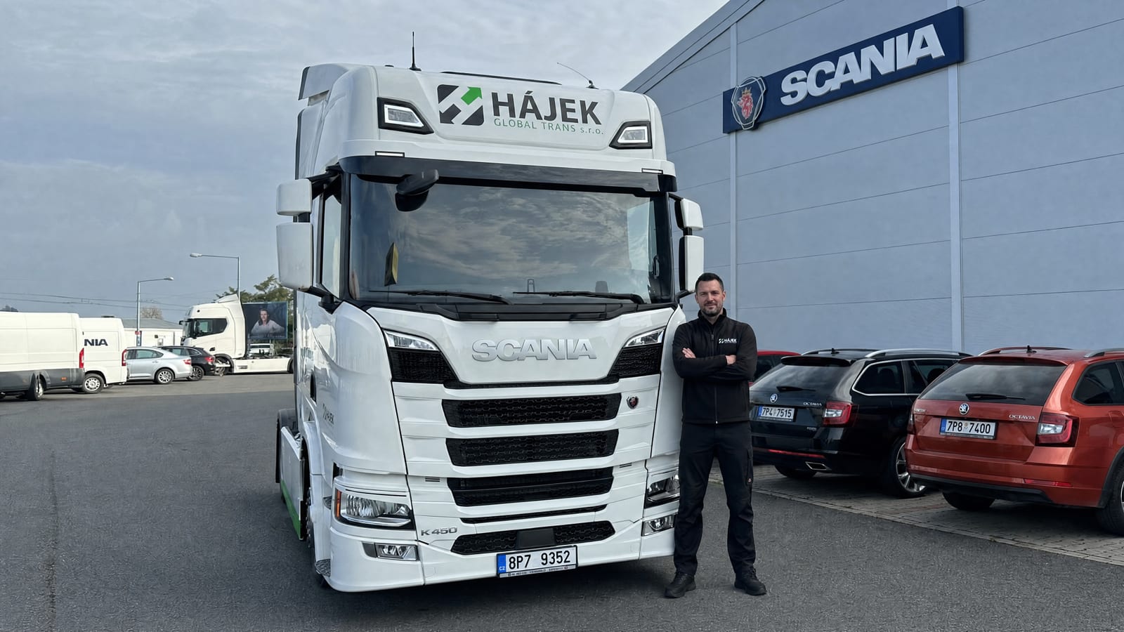 Řidič HGT u kamionu Mercedes-Benz Actros