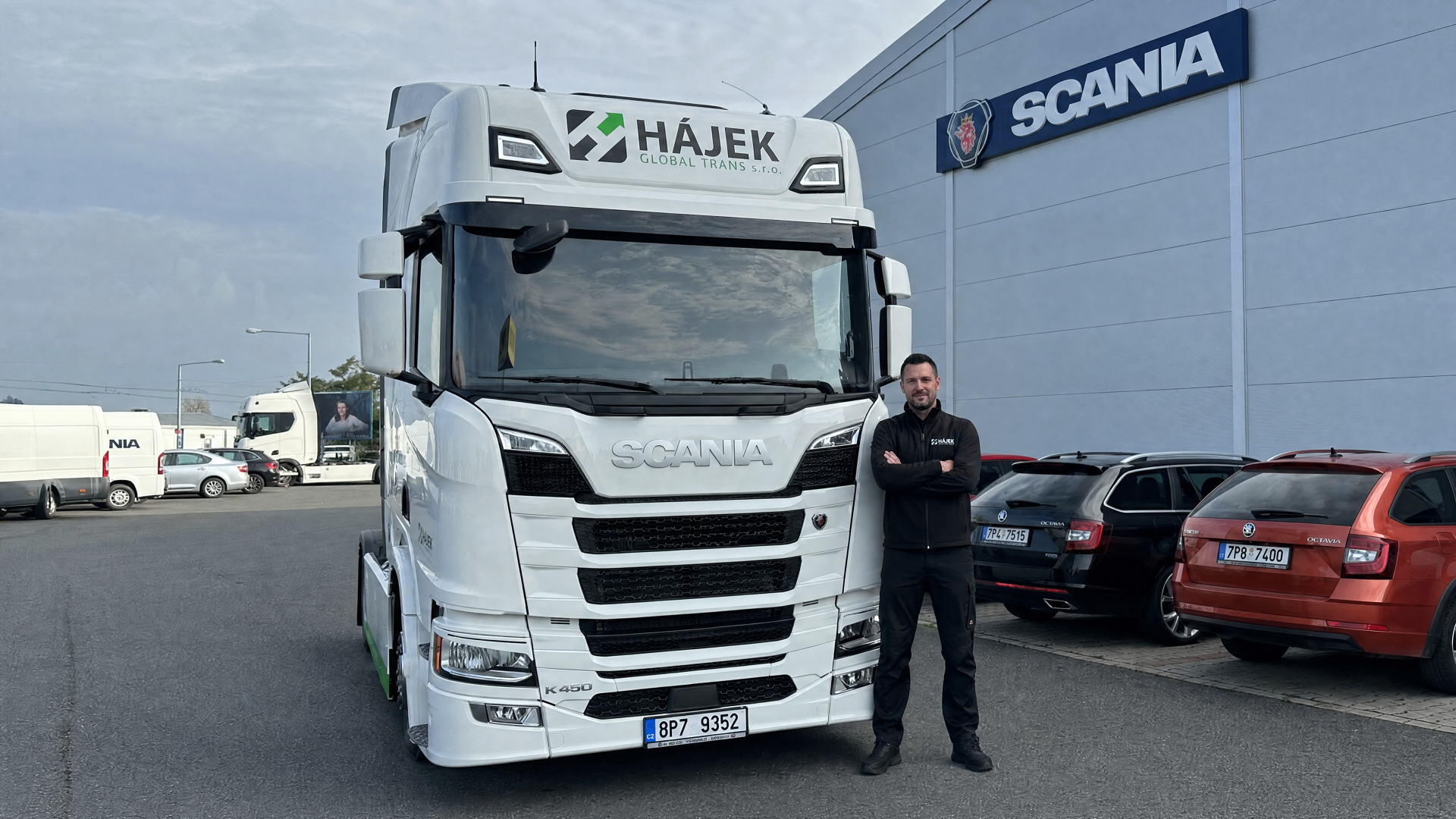 Řidič HGT u kamionu Mercedes-Benz Actros